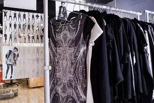 中國(guó)服裝設(shè)計(jì)師就業(yè)前景分析 學(xué)服裝設(shè)計(jì)畢業(yè)后的職業(yè)路徑